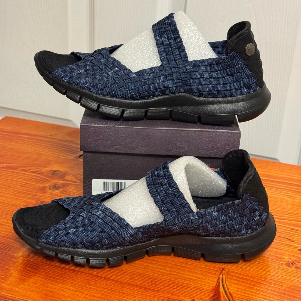 Bernie Mev Comfi Jeans Woven
Elastic Flat Mary Jane Shoe Women
Size 36 - Picture 3 of 7